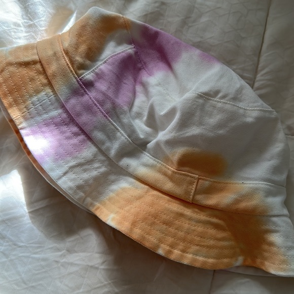 Adidas bucket hat - Picture 3 of 3